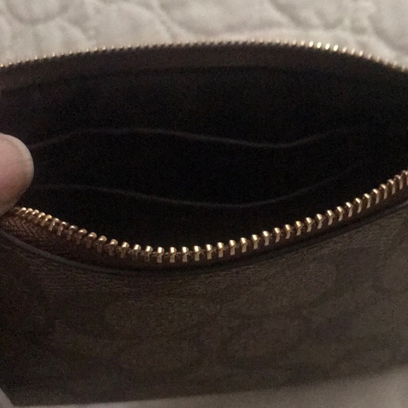 NWT authentic Coach wristlet - Picture 4 of 6
